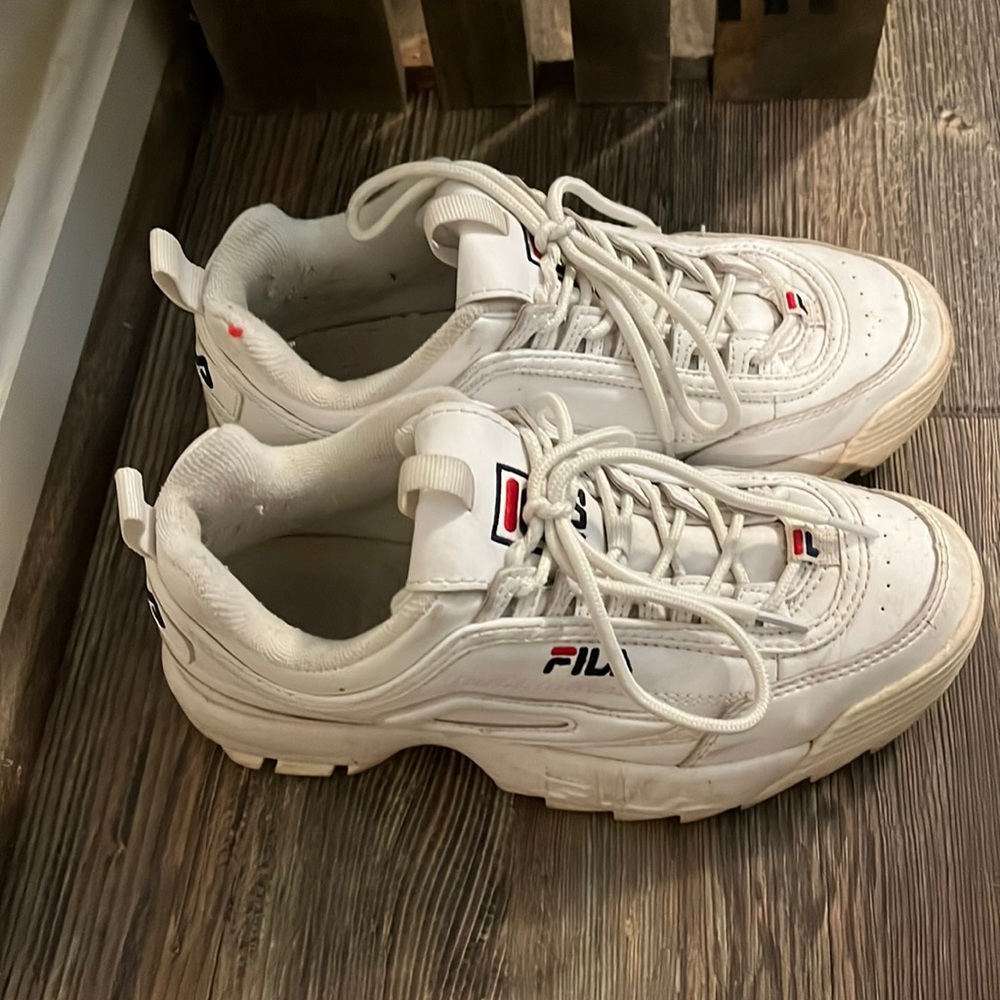 Women’s Size 5 Fila Shoes in Excellent Condition